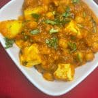 Best Alu Chana Paneer in Brooklyn, NY